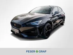 Mitternachtsschwarz Gebraucht 2024 Cupra Leon Kleinwagen | 29.990 € (Fairer Preis)