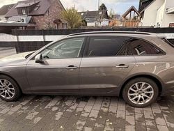 Grau Gebraucht 2020 Audi A4 Basis Kombi | 23.490 € (Guter Preis)