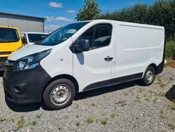 Weiß Gebraucht 2015 Opel Vivaro Van / Kleinbus | 3.999 € (Superpreis)