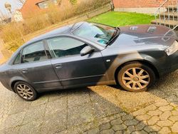 Grau Gebraucht 2001 Audi A4 Limousine | 1.700 € (Guter Preis)