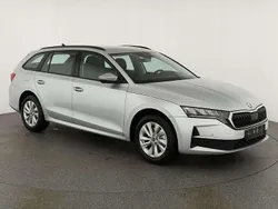 Brilliant silber metallic Neu 2025 Skoda Octavia Selection Kombi | 33.045 € (Guter Preis)