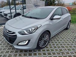 Grau Gebraucht 2012 Hyundai i30 Style Kombi | 10.490 € (Teuer)