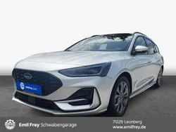 Silber Gebraucht 2023 Ford Focus ST-Line Kombi | 24.700 € (Guter Preis)