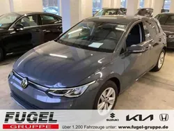 Grau Gebraucht 2023 VW Golf VIII Life Limousine | 23.499 € (Guter Preis)