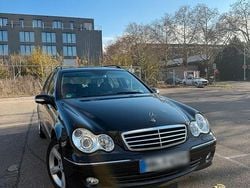 Schwarz Gebraucht 2005 Mercedes C220 Avantgarde Kombi | 2.850 €