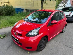 Rot Gebraucht 2011 Toyota Aygo Kleinwagen | 1.500 € (Guter Preis)