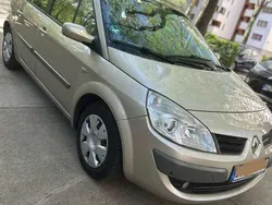 Gold Gebraucht 2006 Renault Scénic II Van / Kleinbus | 4.000 €