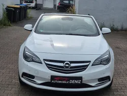 Weiß Gebraucht 2013 Opel Cascada Innovation Cabrio | 7.899 € (Fairer Preis)