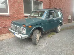 Grün Gebraucht 2009 Lada niva SUV | 1.600 € (Superpreis)