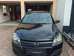 Schwarz Gebraucht 2004 Opel Astra Kombi | 500 € (Superpreis)