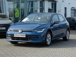 Anemonenblau metallic Gebraucht 2024 VW Golf VIII Life Limousine | 26.600 € (Fairer Preis)