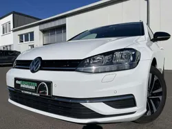 Pure white Gebraucht 2020 VW Golf VII Kombi | 19.960 € (Guter Preis)
