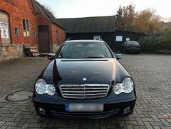 Blau Gebraucht 2005 Mercedes C200 Limousine | 3.450 € (Fairer Preis)