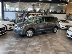 Grau Gebraucht 2017 VW Sharan Highline Van / Kleinbus | 19.990 € (Guter Preis)