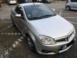 Silber Gebraucht 2005 Opel Tigra Enjoy Cabrio | 1.995 € (Fairer Preis)