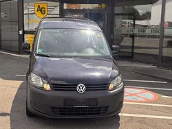 Schwarz Gebraucht 2015 VW Caddy Trendline Van / Kleinbus | 8.200 € (Fairer Preis)
