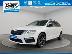 Weiß (metallic) Gebraucht 2020 Skoda Octavia RS Kombi | 27.970 € (Fairer Preis)