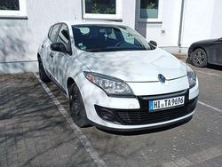 Weiß Gebraucht 2013 Renault Mégane III Expression Limousine | 4.500 € (Fairer Preis)