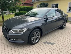 Grau Gebraucht 2015 VW Passat Comfortline Limousine | 11.890 € (Superpreis)