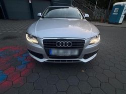 Grau Gebraucht 2009 Audi A4 Limousine | 6.900 € (Fairer Preis)