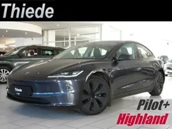Grau metallic Gebraucht 2024 Tesla Model 3 Standard Range Limousine | 35.500 € (Teuer)