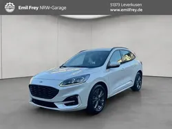 White platinum metallic Gebraucht 2023 Ford Kuga ST-Line SUV | 25.475 € (Superpreis)