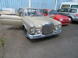 Silber Gebraucht 1963 Mercedes 220 | 14.000 €