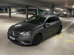 Grau Gebraucht 2013 Mercedes A180 Limousine | 7.700 €