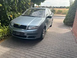 Grau Gebraucht 2005 Skoda Fabia Kleinwagen | 2.500 € (Fairer Preis)