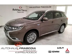 Braun Gebraucht 2020 Mitsubishi Outlander P-HEV Plus SUV | 23.600 € (Fairer Preis)