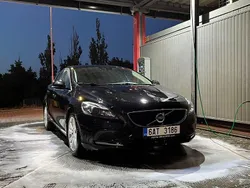 Schwarz Gebraucht 2014 Volvo V40 Kombi | 9.500 € (Fairer Preis)