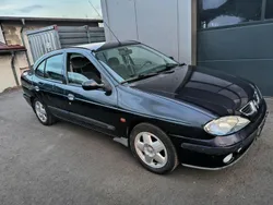 Blau Gebraucht 2000 Renault Mégane Limousine | 850 € (Superpreis)