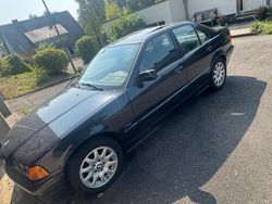 Schwarz Gebraucht 1994 BMW 320 Limousine | 3.400 €