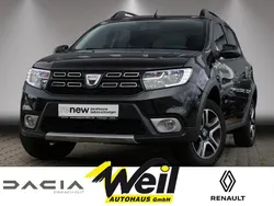 Schwarz (perlmuttschwarz (schwarz)) Gebraucht 2020 Dacia Sandero Celebration Kleinwagen | 12.990 € (Fairer Preis)