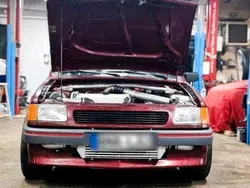 Rot Gebraucht 1990 Opel Corsa Kleinwagen | 14.000 €