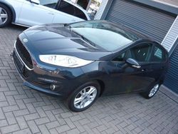 Blau Gebraucht 2017 Ford Fiesta Celebration Kleinwagen | 6.600 € (Guter Preis)