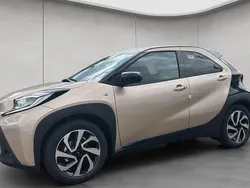 Beige Neu 2025 Toyota Aygo Play Kleinwagen | 21.790 €