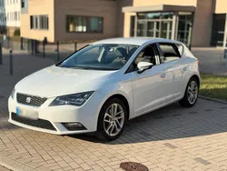 Weiß Gebraucht 2013 Seat Leon Limousine | 8.200 € (Teuer)