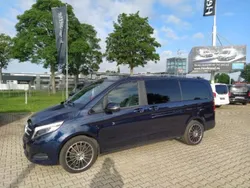 Blau Gebraucht 2019 Mercedes V250 Exclusive Van / Kleinbus | 44.000 €