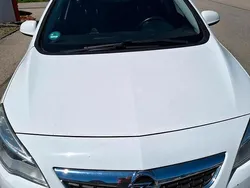 Weiß Gebraucht 2012 Opel Astra Kombi | 4.700 € (Fairer Preis)
