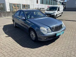 Blau Gebraucht 2005 Mercedes E350 Limousine | 6.790 € (Fairer Preis)
