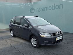Grau Gebraucht 2022 VW Sharan Comfortline Van / Kleinbus | 26.400 € (Etwas zu teuer)