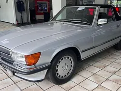 Silber Gebraucht 1986 Mercedes SL420 Cabrio | 44.800 €