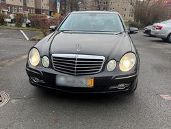 Schwarz Gebraucht 2007 Mercedes E280 Limousine | 8.000 €