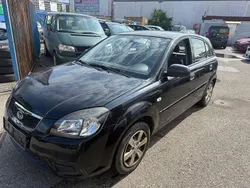 Schwarz Gebraucht 2011 Kia Rio Spirit Limousine | 1.150 € (Superpreis)