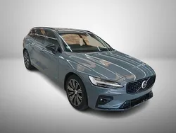 Thunder grey Gebraucht 2024 Volvo V60 Plus Kombi | 35.600 € (Fairer Preis)
