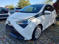 Weiß Gebraucht 2019 Toyota Aygo X-play Kleinwagen | 6.800 € (Fairer Preis)