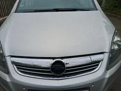 Silber Gebraucht 2011 Opel Zafira Van / Kleinbus | 4.700 € (Fairer Preis)