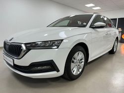 Weiß Gebraucht 2021 Skoda Octavia Ambition Kombi | 17.990 € (Fairer Preis)