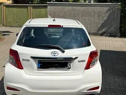 Weiß Gebraucht 2012 Toyota Yaris Kleinwagen | 8.000 € (Teuer)